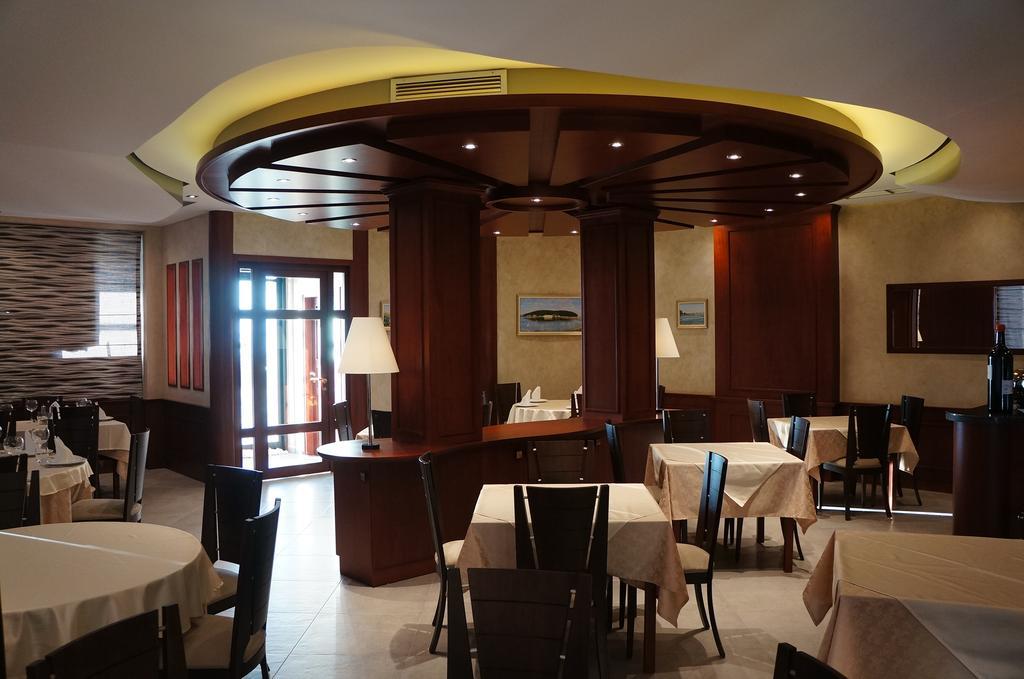 Hotel Primavera Vlore Exterior photo